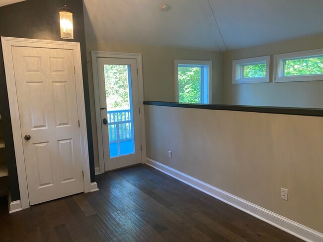 Building Photo - 12 Milham Rd