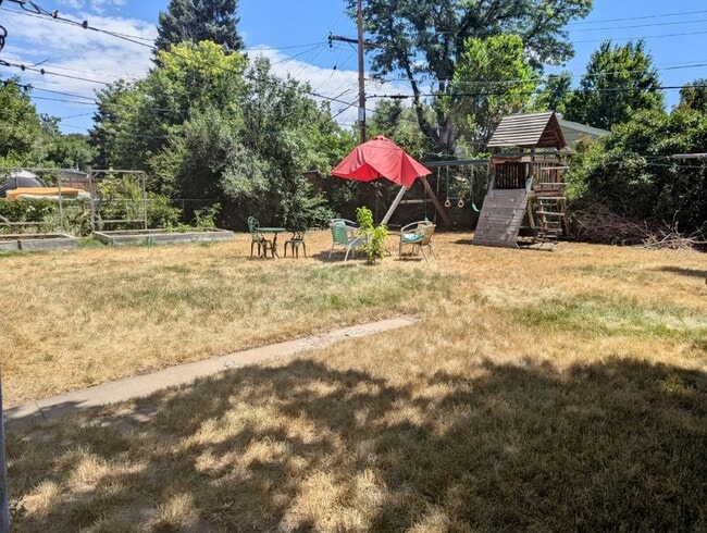 Building Photo - Basement for Rent - Shared Living in Comfo...