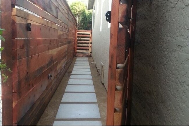 Side yard - 1766 Carmona Ave