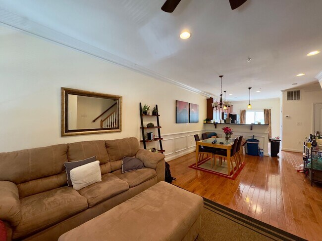 Building Photo - Charming 2 Bedroom/2 Bathroom Townhome near Patterson Park, Baltimore, MD!