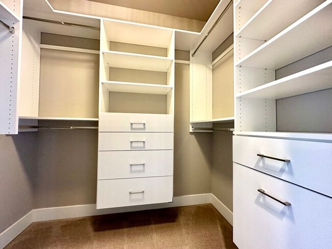 Building Photo - 2Bd/2.5Ba Kirkland Townhouse