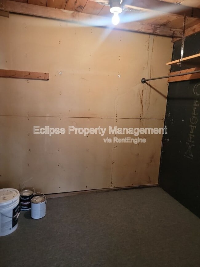 Building Photo - 805 3rd St