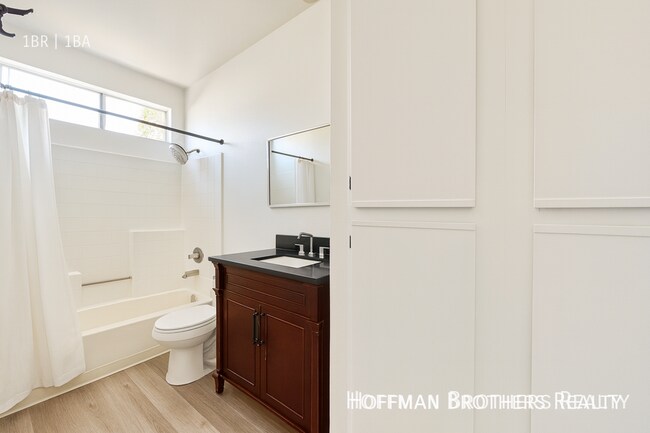 Building Photo - 3727 Watseka Ave