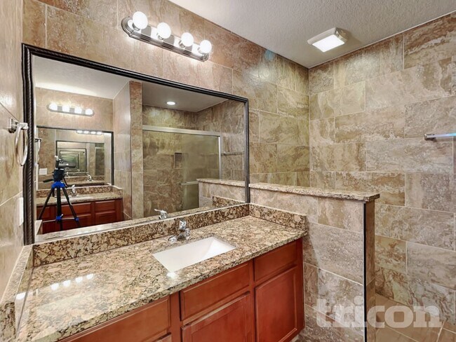 Building Photo - 591 Swallowtail Dr