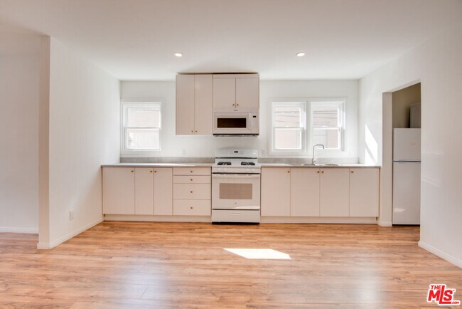 Building Photo - 4053 Verdugo Rd