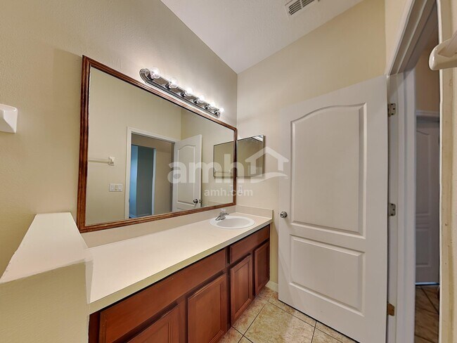 Building Photo - 5314 Lorilawn Dr