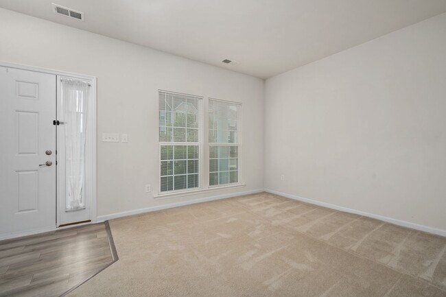 Building Photo - Smithfield Home