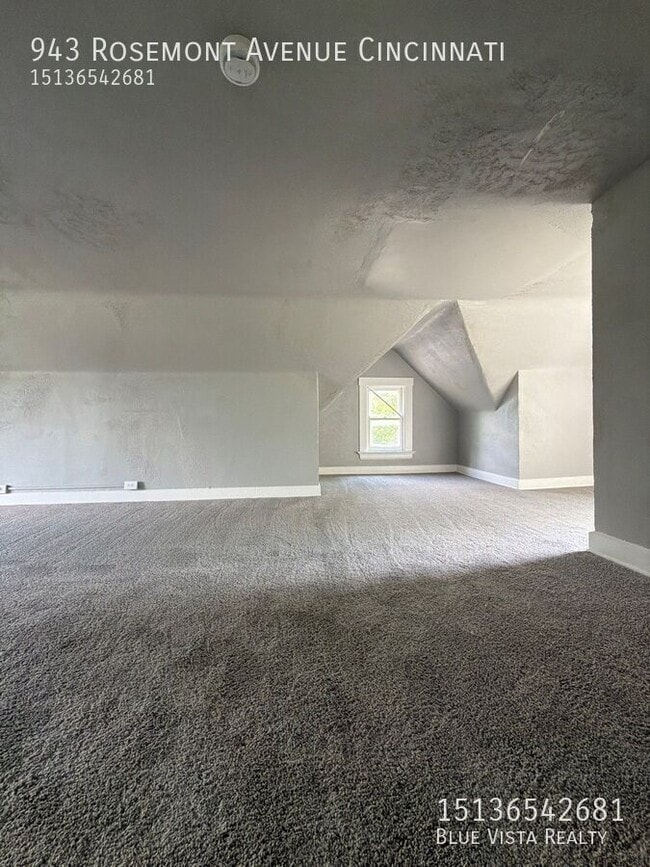 Building Photo - 943 Rosemont Ave
