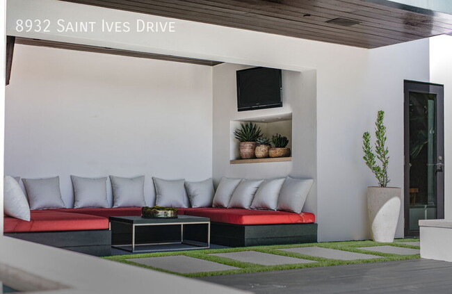 Building Photo - 8932 St Ives Dr