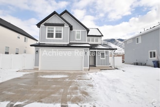 Building Photo - 556 N 275 E