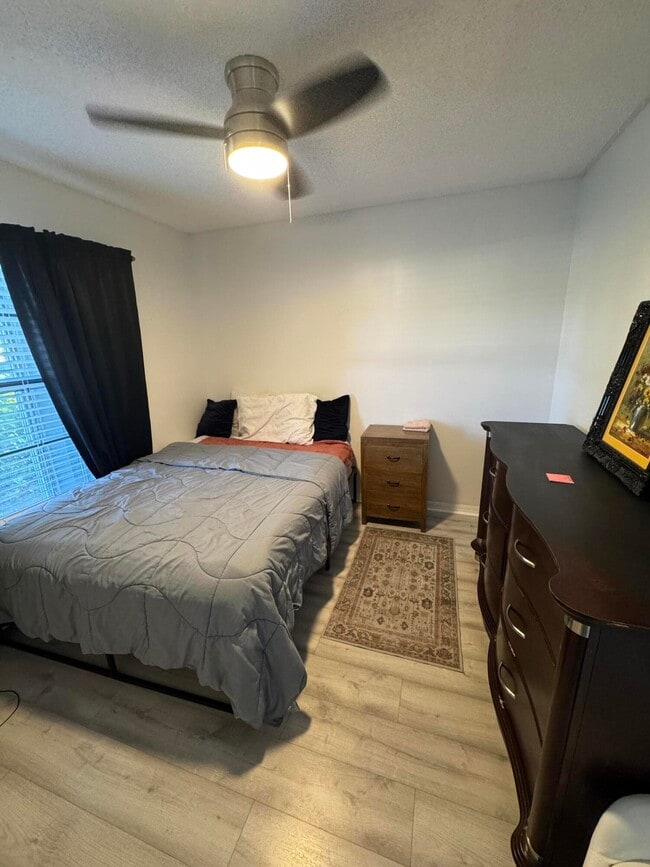 Building Photo - 1371 Thornbank Ln