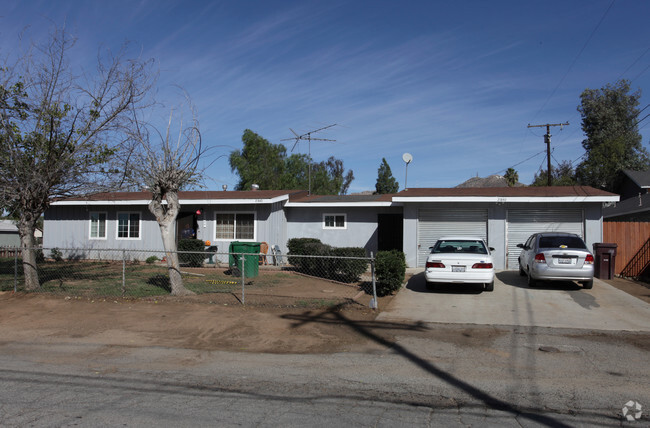 Primary Photo - 21840 Dracaea Ave