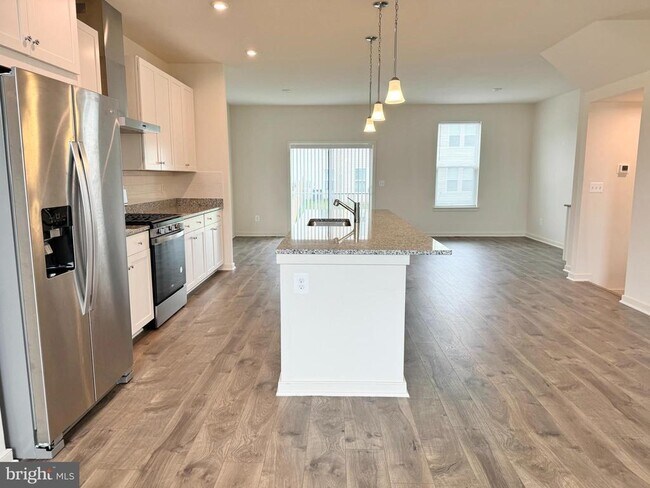 Building Photo - 310 Red Currant Wy