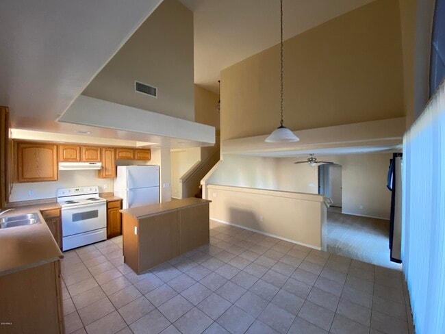 Building Photo - 182 S 222nd Ave