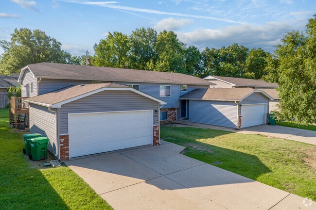 Building Photo - Parkview Townhomes