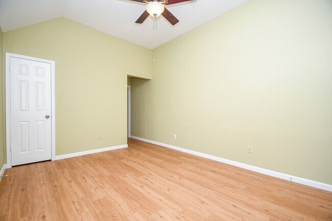 Building Photo - 9111 Belle Glen Dr