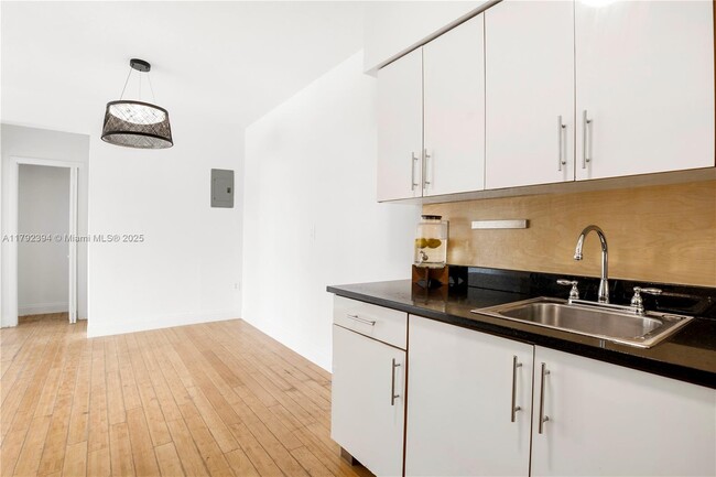 Building Photo - 8080 Tatum Waterway Dr