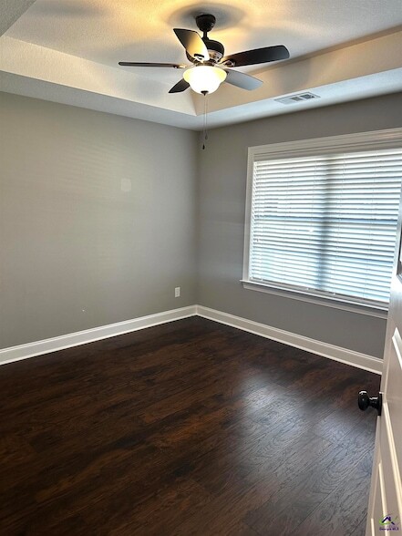 Building Photo - 126 Locks Heath Ct