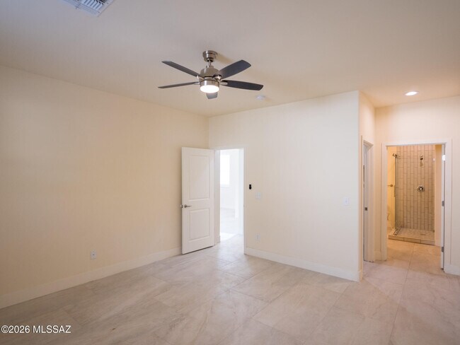 Building Photo - 1616 E Hedrick Dr