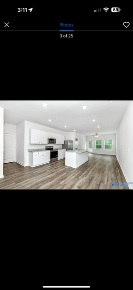Building Photo - 217 Bay Pine Dr
