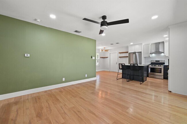 Building Photo - 2307 Deadwood Dr