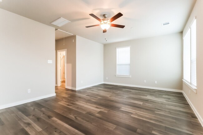 Building Photo - 317 N Centro Cir
