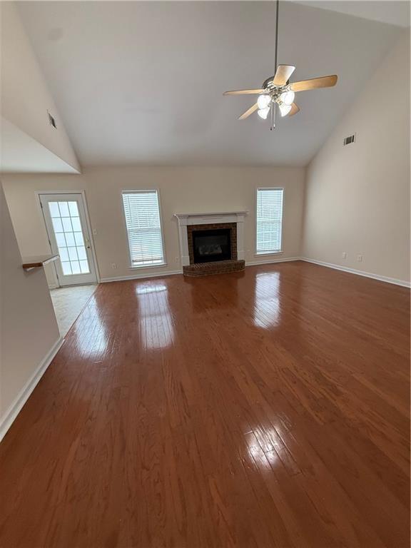 Building Photo - 1244 Saxony Dr SE