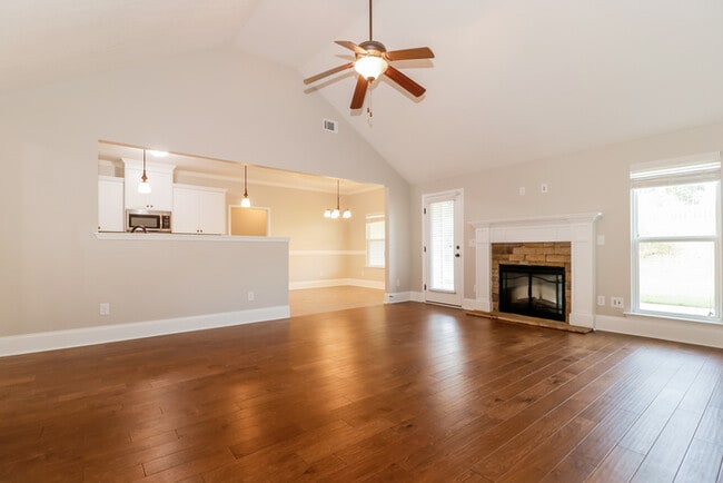Building Photo - 4418 Raleigh Dr