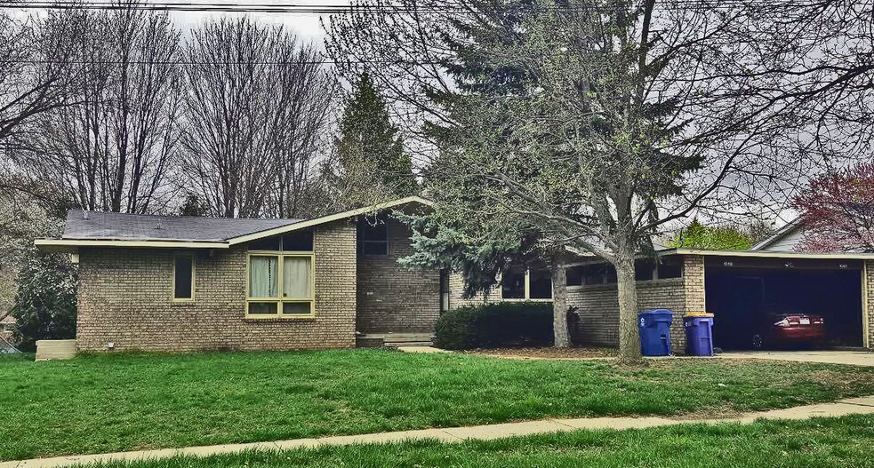 Front of Duplex - 4149 Curwood Ave SE