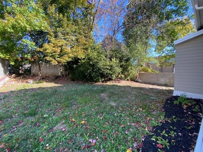 Building Photo - Bright 3BR / 2 Bath Bungalow Near Parks & ...