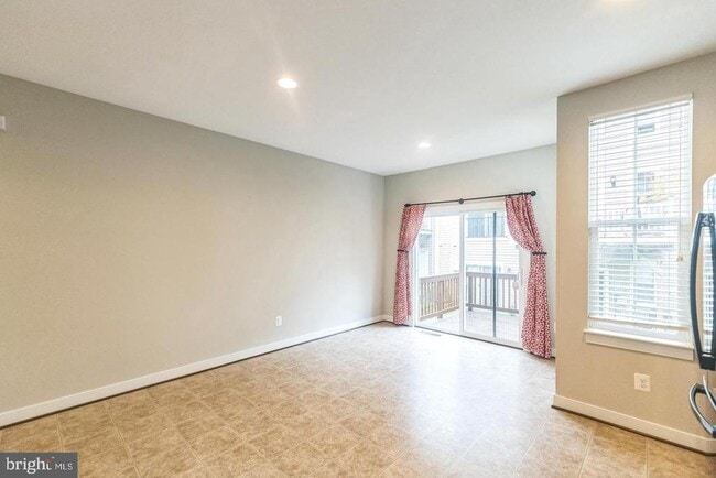 Building Photo - 107 Magnes Pl