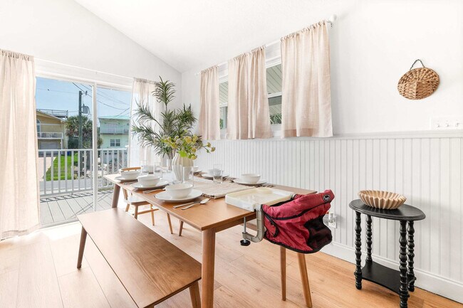 Building Photo - 108 Zamora St