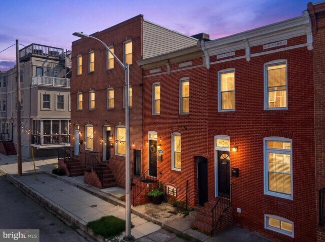 Building Photo - 1005 Baylis St