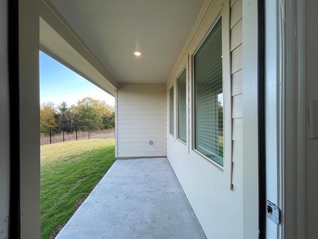 Building Photo - 510 Macdonald Wy