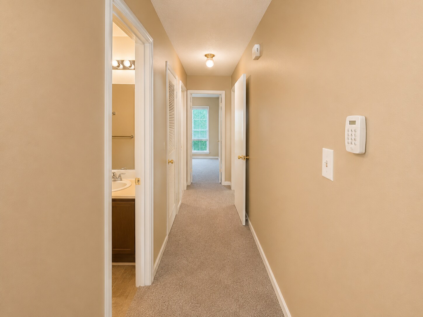 Building Photo - 1220 Oakplace Dr SW