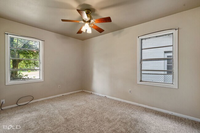 Building Photo - 1219 Olwen Dr