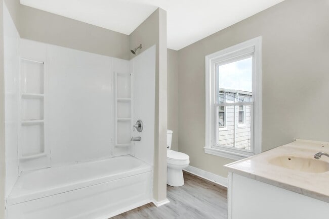 Building Photo - Coming Soon! Cozy 3 Bedroom, 1 Bath Home i...