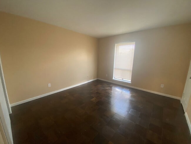 Building Photo - Moon Township - 2 Bedroom, 1.5 Bath Townhouse in Fox Hollow (Includes all utilities except electric)