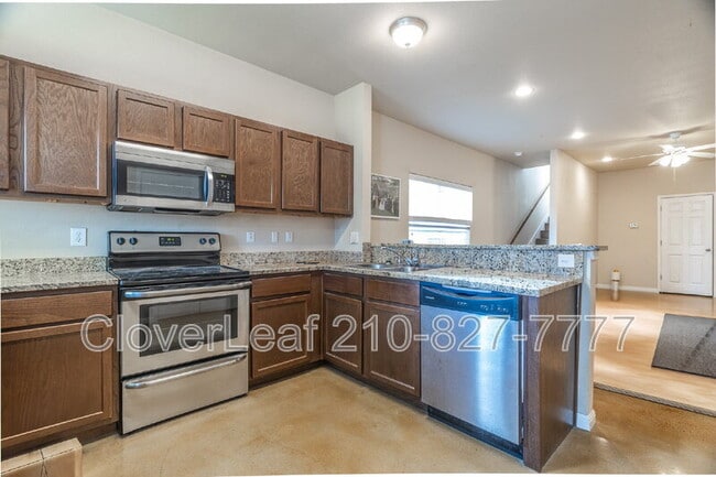 Building Photo - 535 Advantage Dr