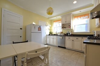 Building Photo - 4bed 2bath in Waltham 9/1