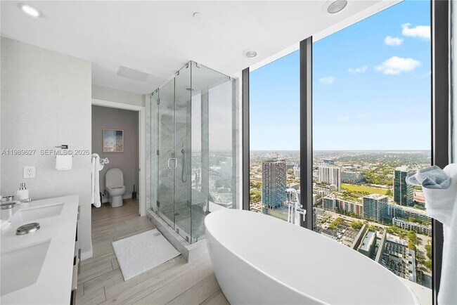 Building Photo - 480 NE 31st St