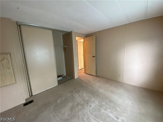 Building Photo - 234 Lamplighter Ln