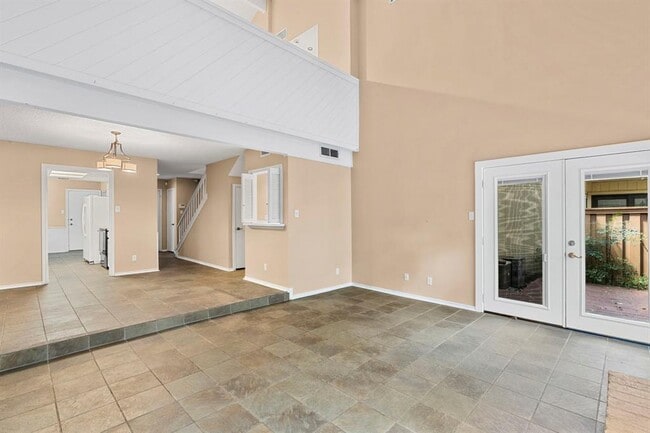 Building Photo - 8301 Greenslope Dr