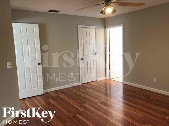 Building Photo - 11764 Shirburn Cir