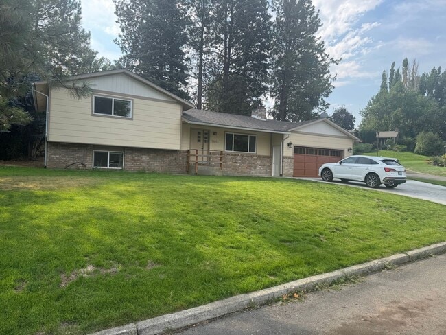 Building Photo - HANGMAN VALLEY 4 BEDROOM HOME