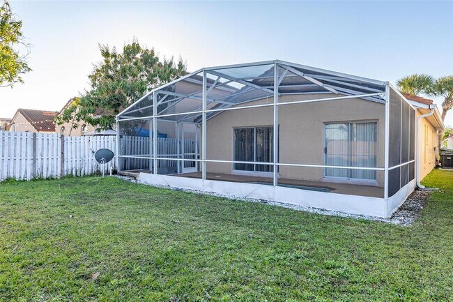 Building Photo - 2299 Santa Lucia St