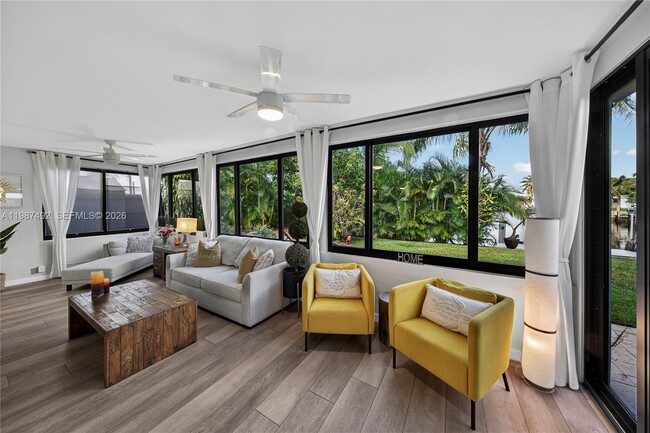 Building Photo - 371 SE 3rd St