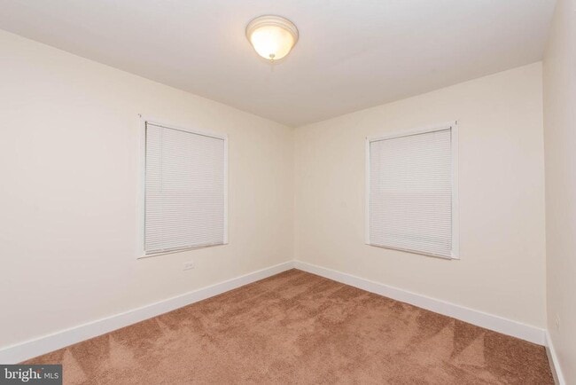 Building Photo - 919 Carroll Ave