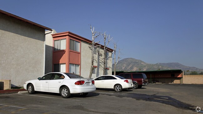 Eureka Manor Apartments - Eureka