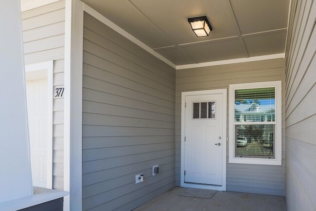 Building Photo - 432 Date Palm Ln